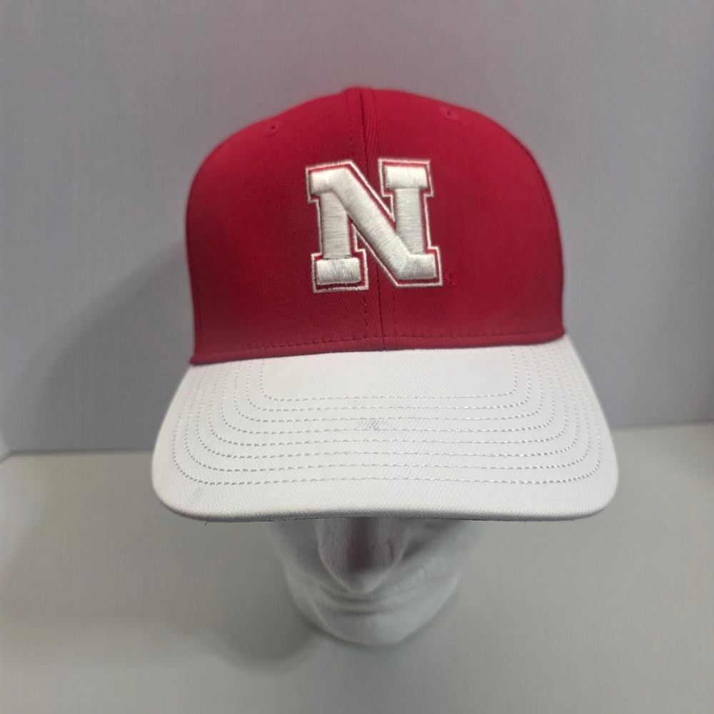 Nebraska Huskers Hat Red White Stretch Fit S/M Adidas NCAA Baseball Cap 11DCZ